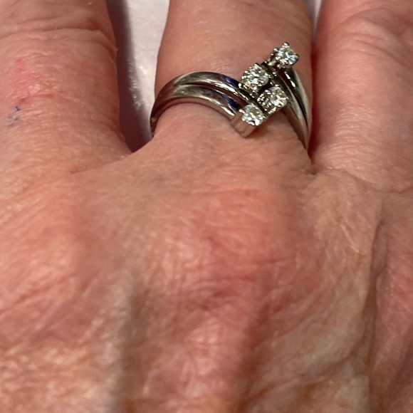 1.2ct  MOISSANITE RING!! 925 White Gold over Sterling that’s Gorgeous on finger! - Picture 4 of 10